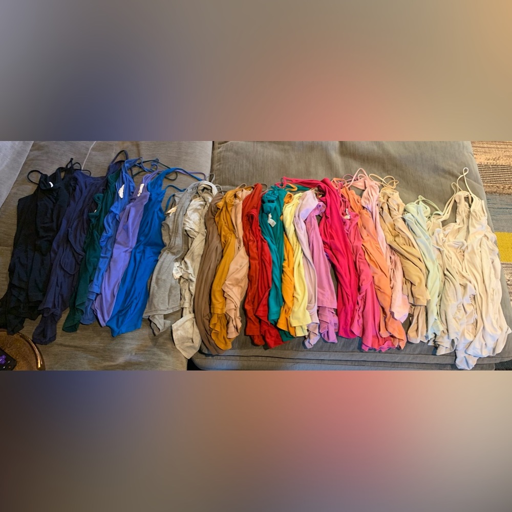 Lot of 35 forever 21 size XL tank tops.